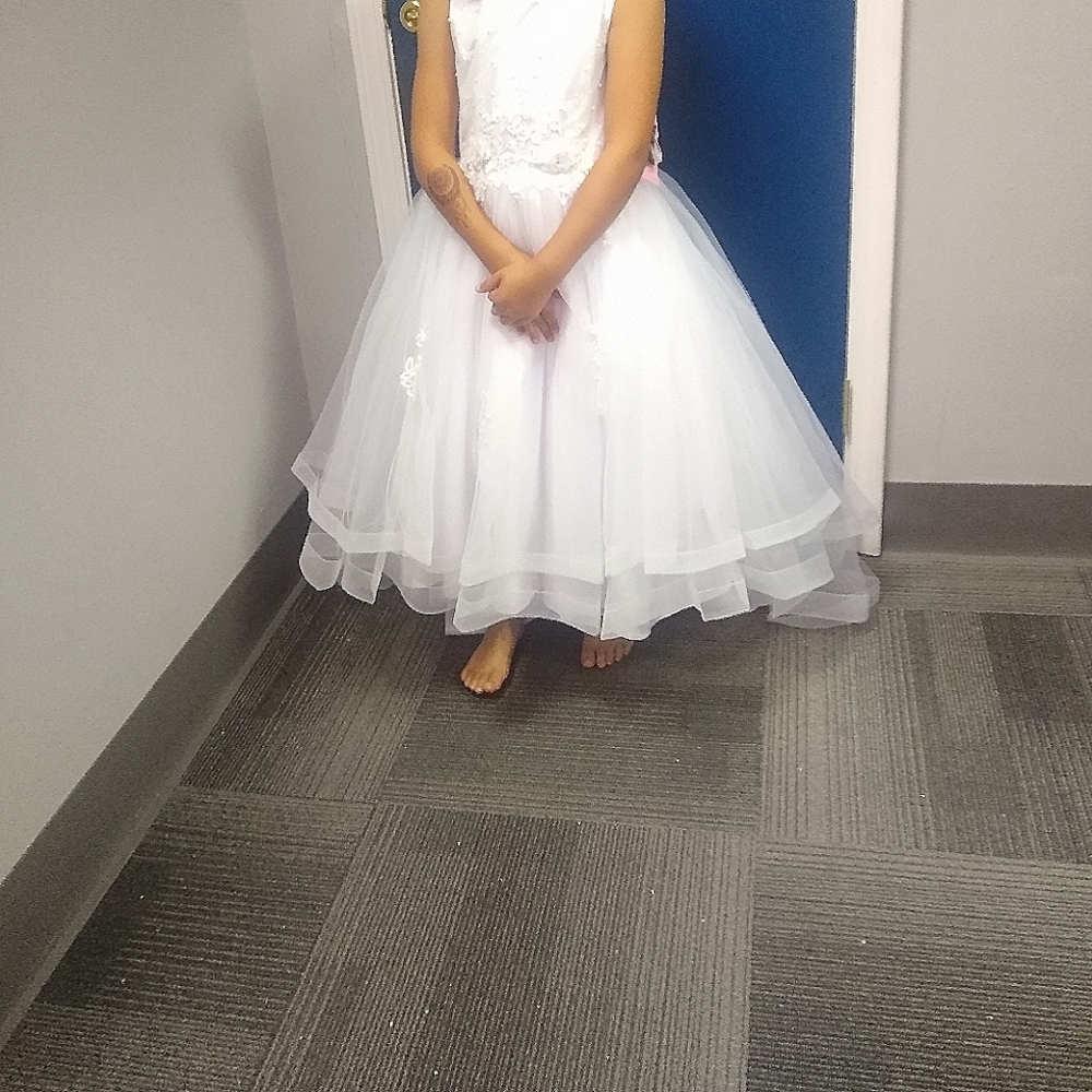 Gown - Picture 10 of 10